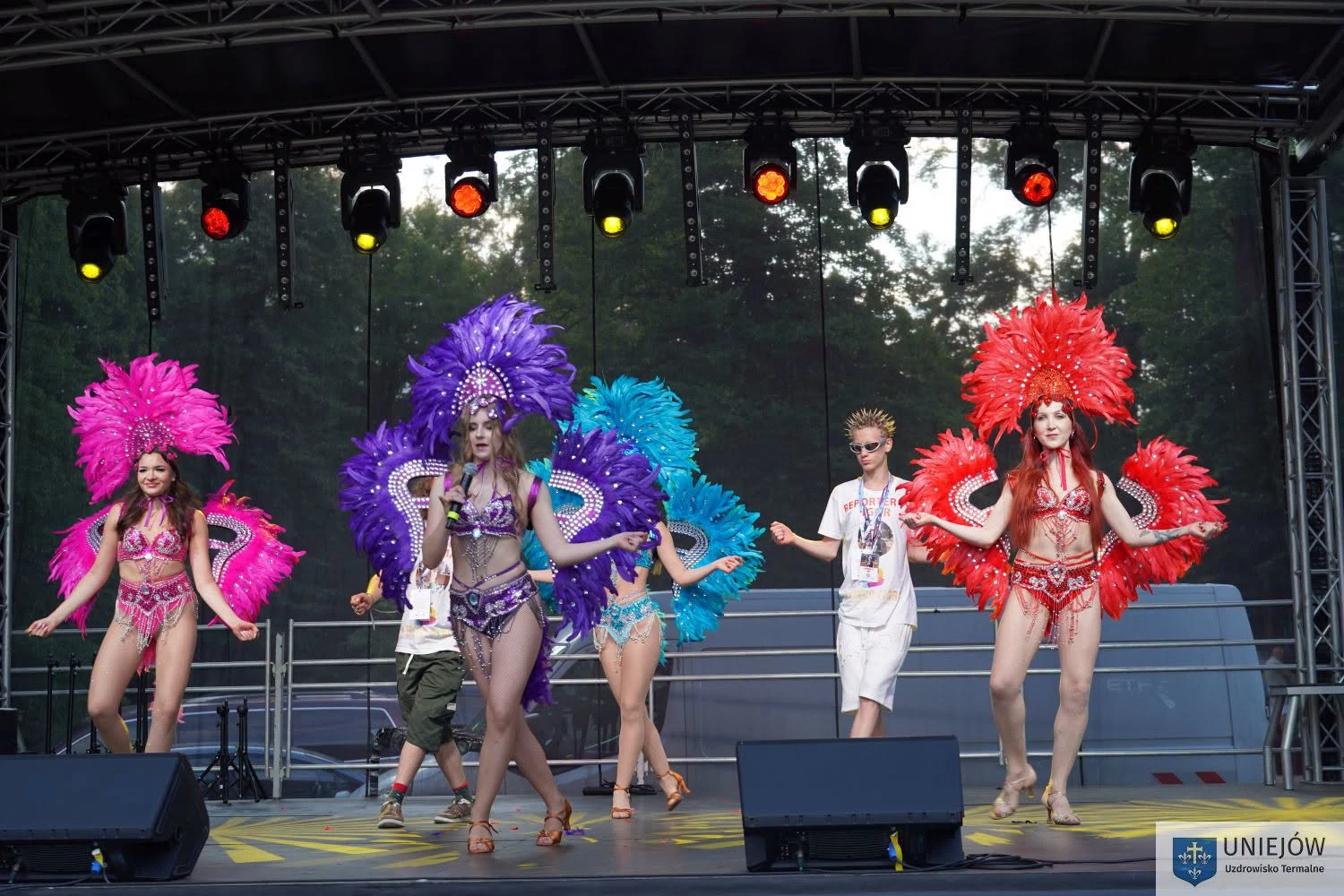 Disco Polo Party pod Gwiazdami rozgrzało plac przy zamku w Uniejowie