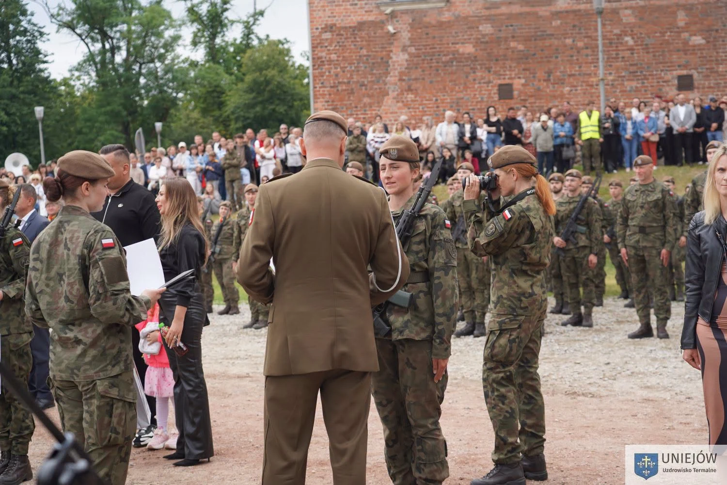Ponad 100 żołnierzy złożyło przysięgę wojskową w Uniejowie — zdjęcie 27