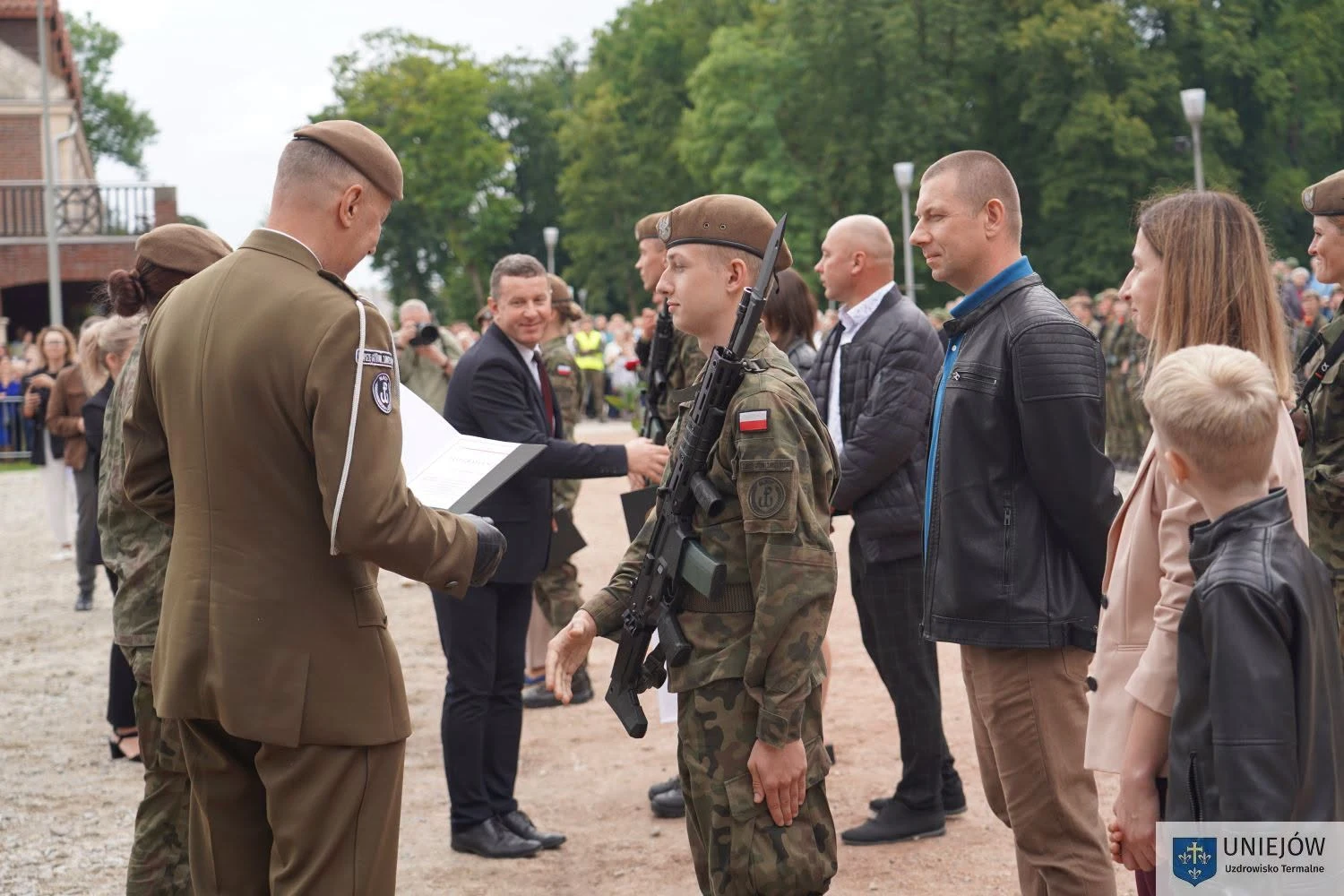 Ponad 100 żołnierzy złożyło przysięgę wojskową w Uniejowie — zdjęcie 28